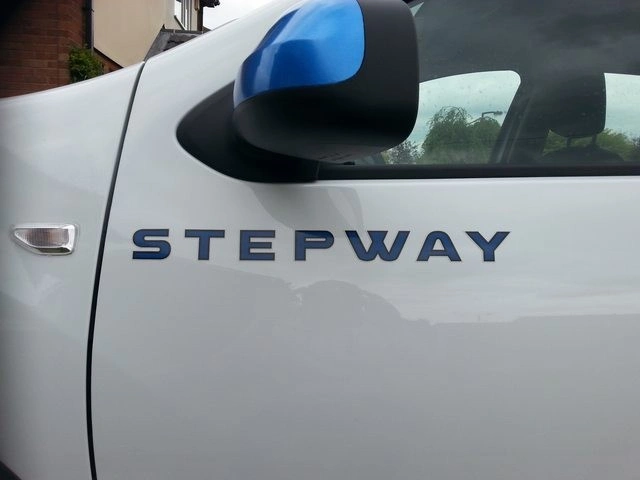 Наклейка STEPWAY на правую дверь, оригинал 990440238R 