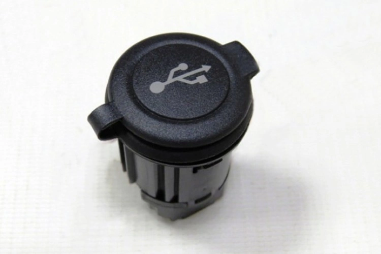 Разъем AUX и USB Лада Веста, Х Рей, оригинал 8450030227