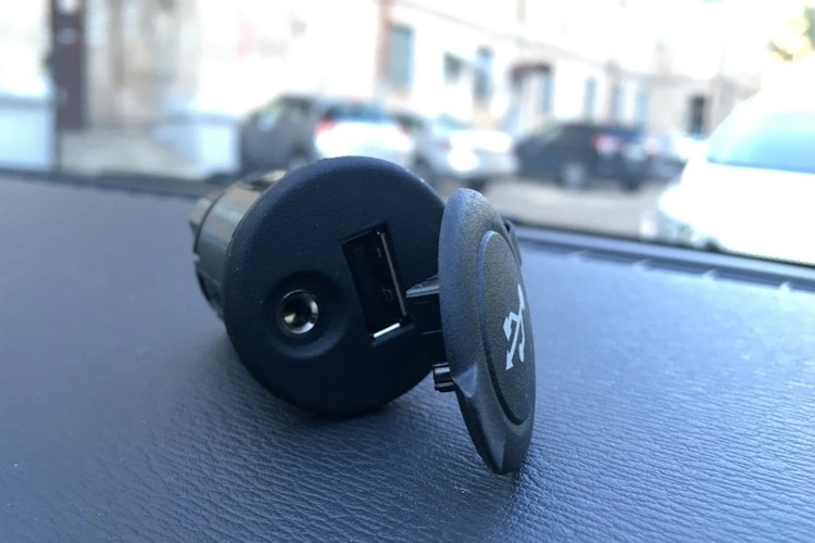 Разъем AUX и USB Лада Веста, Х Рей, оригинал 8450030227