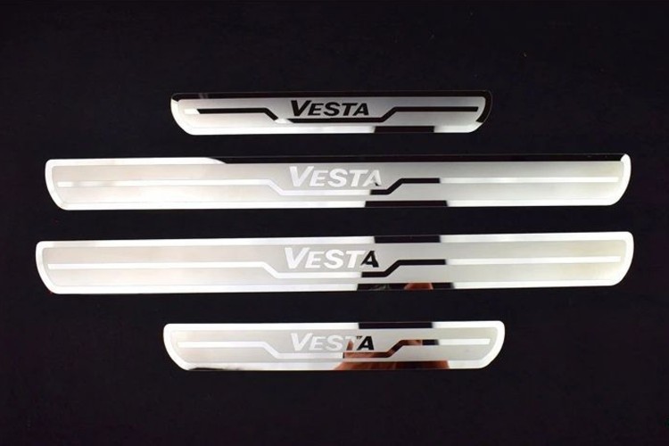 Накладки на пороги Лада Веста, СВ, СВ Кросс с надписью VESTA, нержавейка комбинированная