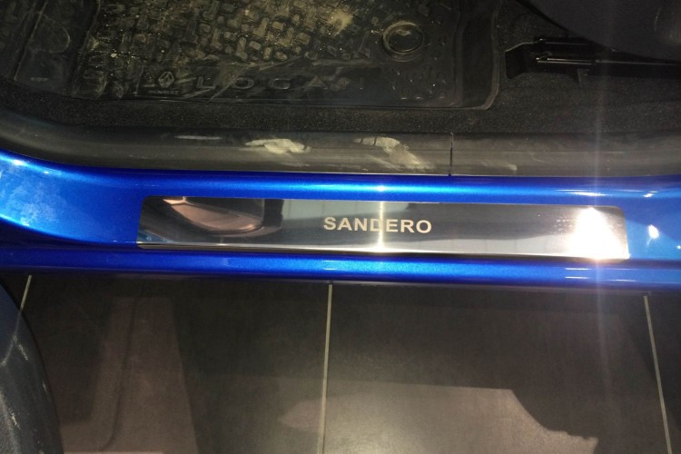 Накладки на пороги Рено Сандеро, нержавеющая сталь