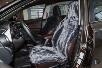 Накидка из искусственного меха на сиденье автомобиля