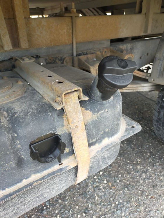 Держатель крышки / пробки бензобака ЛИТЬЕВОЙ универсальный ЛАДА/ГАЗ/УАЗ Иномарки