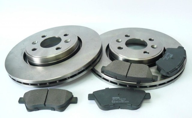 Замена передних тормозных дисков Лада Веста