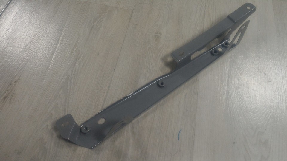 Кронштейн крепления переднего крыла верхний Лада Гранта FL