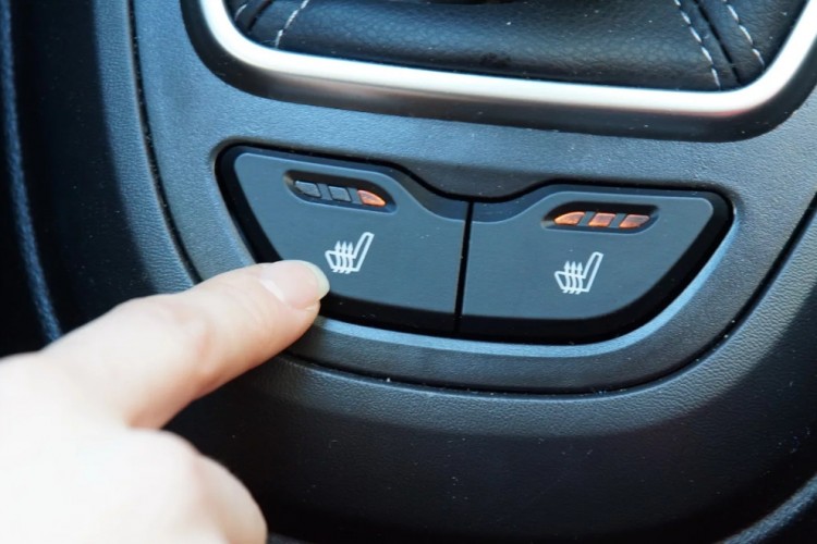 Блок кнопок оборгева сидений Лада Веста (трехступенчатый), 8450031049