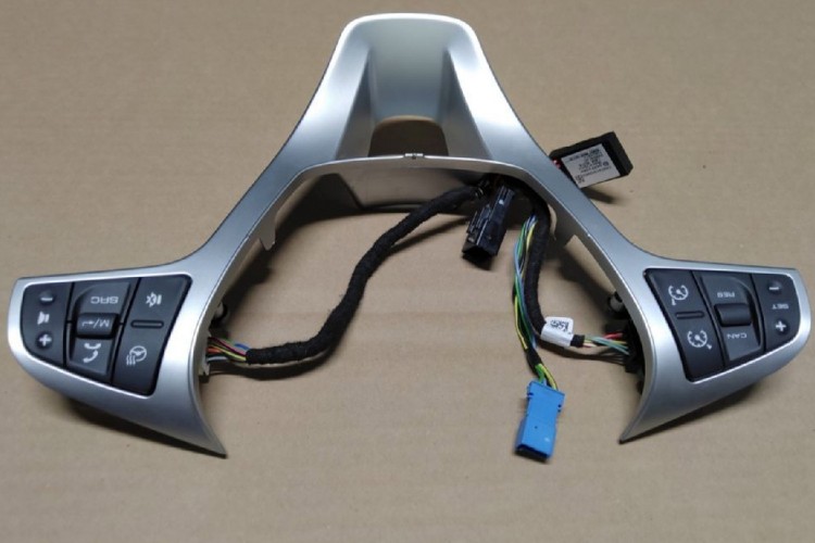 Вставка мультируля Лада Веста, Веста Кросс, с кнопкой подогрева